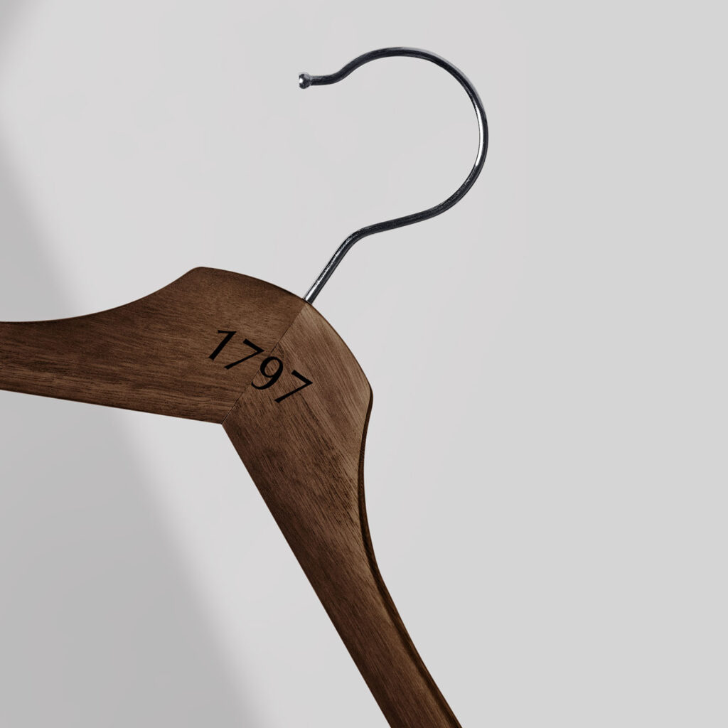 1797_hanger_1440x1440